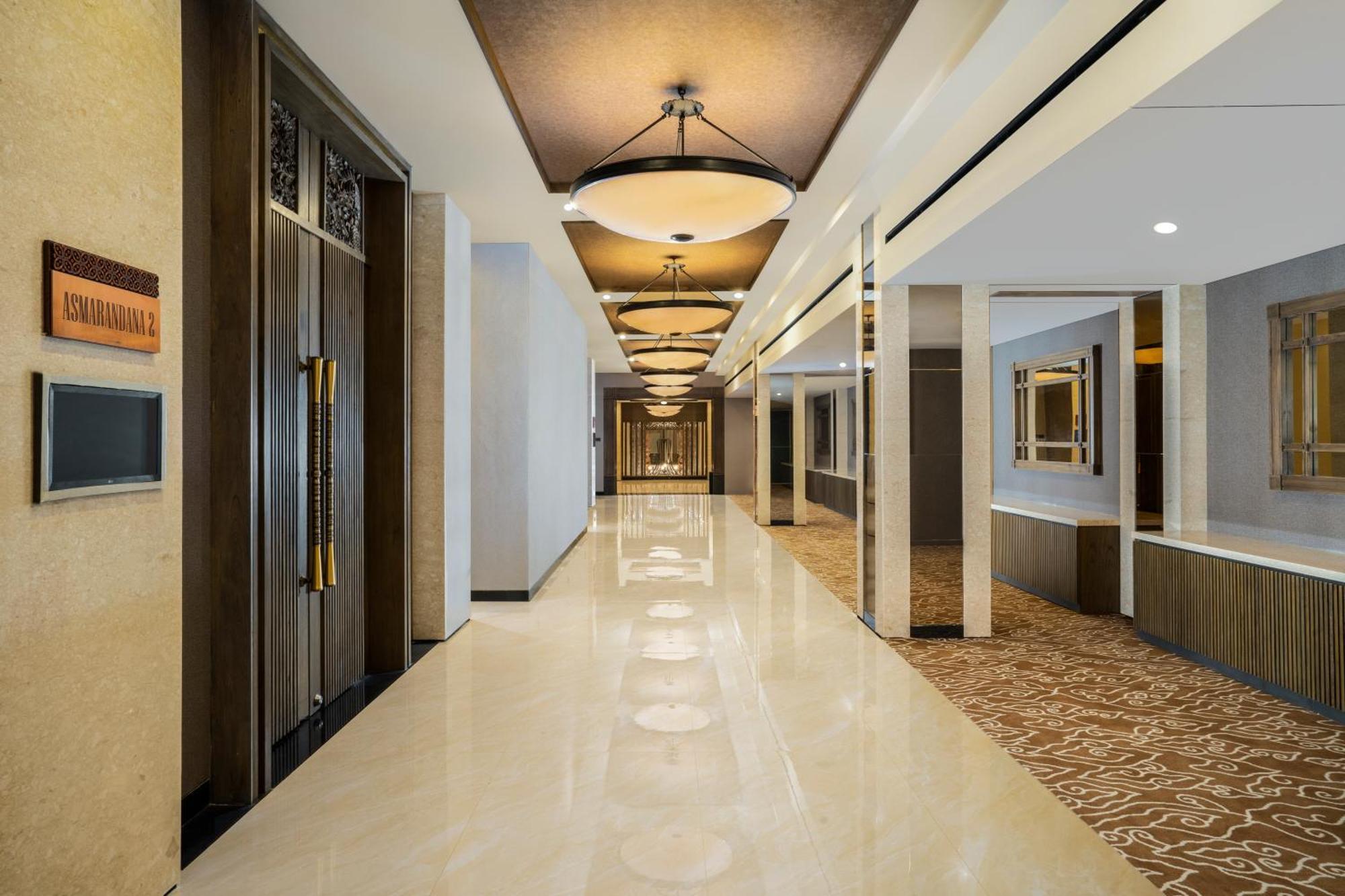 Swiss-Belhotel Airport Джокьякарта Экстерьер фото