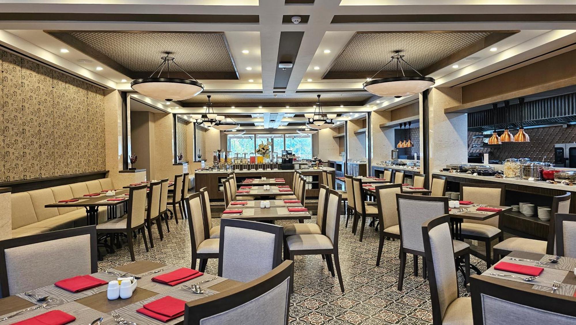 Swiss-Belhotel Airport Джокьякарта Экстерьер фото