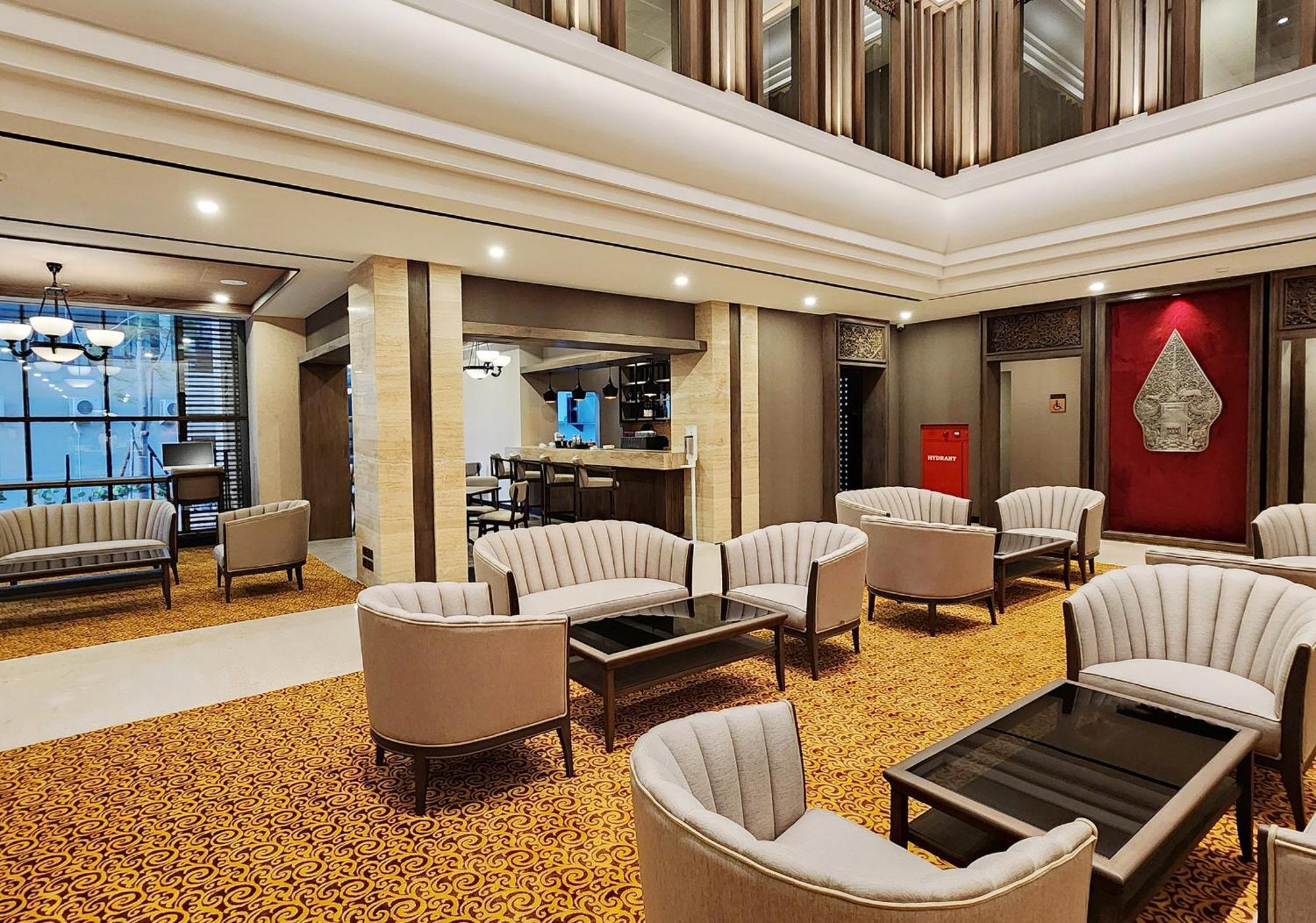 Swiss-Belhotel Airport Джокьякарта Экстерьер фото